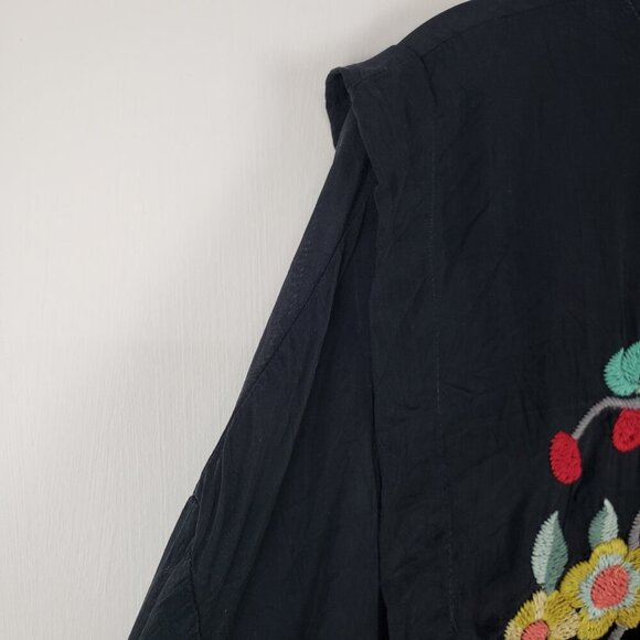 Johnny Was Embroidered Popover Top Black Rayon Multicolor Floral Womens Size 1X - Picture 11 of 12